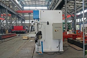 Фото 16 - MetalTec HBC 400/4000 листогибочные гидравлические прессы с ЧПУ большого тоннажа.
