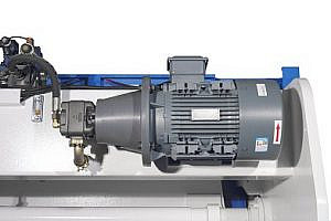 Фото 33 - MetalTec HBM 125/3200C Листогибочные гидравлические прессы с ЧПУ контроллером TP10S.