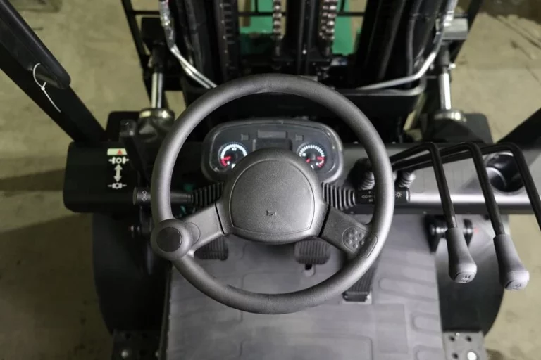 Фото 7 - Погрузчик вилочный дизельный LIMGARD FD25B (Xinchai, 3F480, PT, верхний выхлоп).
