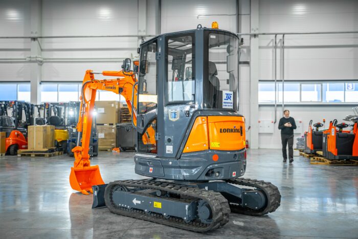 Фото 3 - Мини-экскаватор Lonking CDM6025.