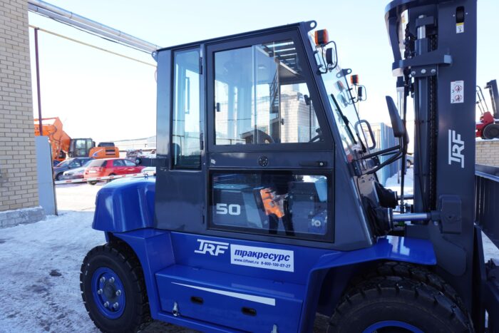 Фото 4 - Вилочный погрузчик TRF D50-4i.